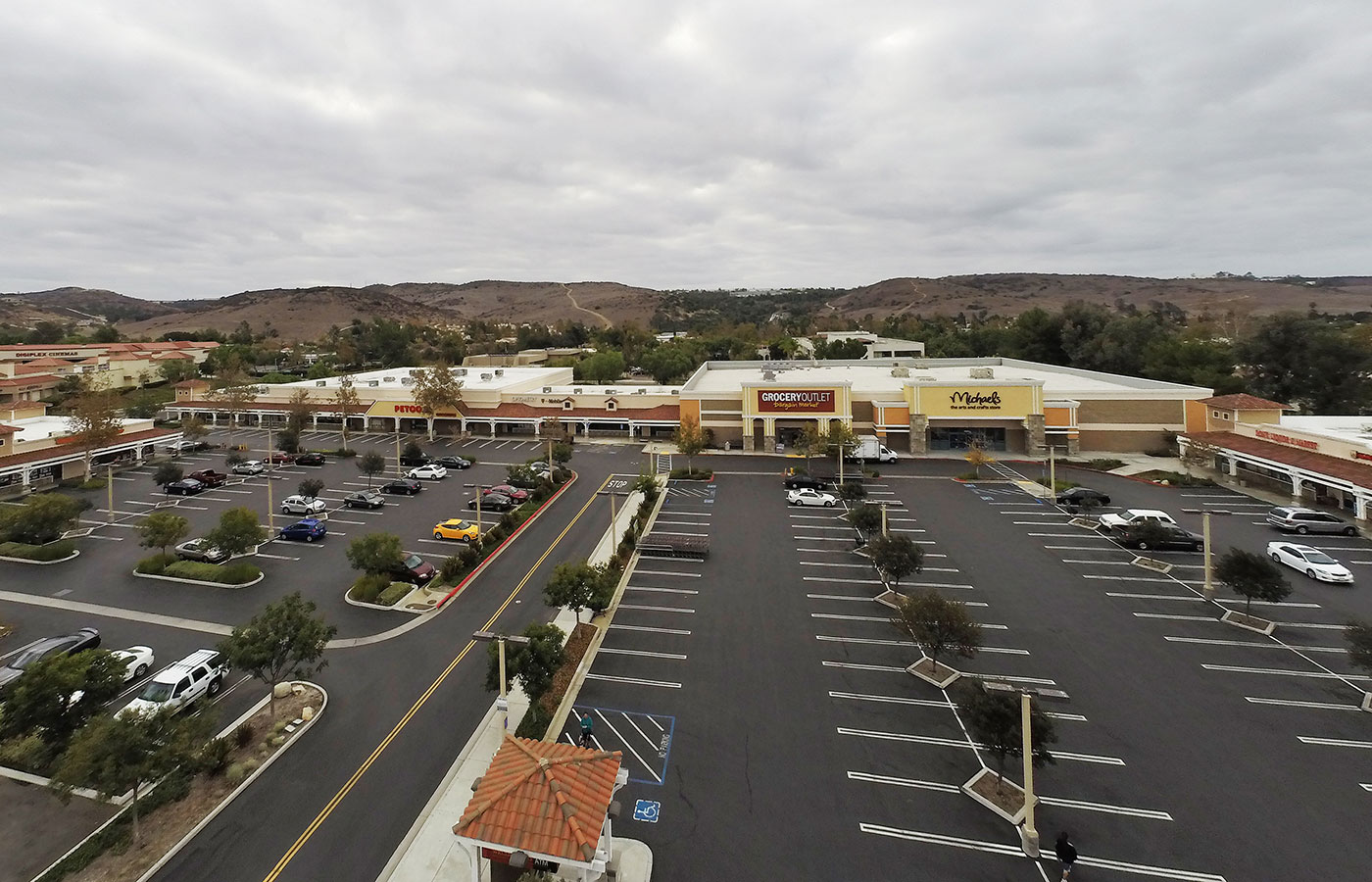 RetailPowayPlaza Bycor